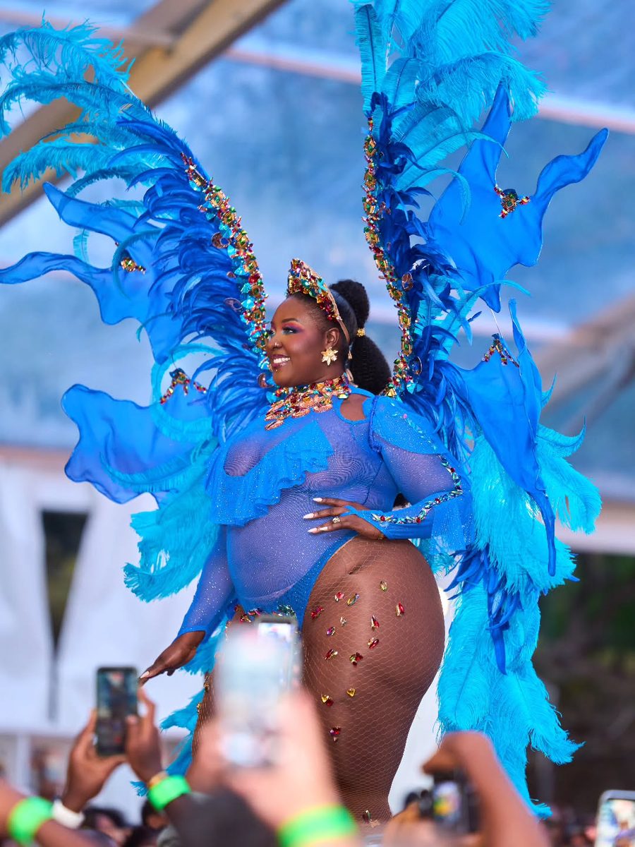Carnival makeup by I Heart Makeup — Stage ready