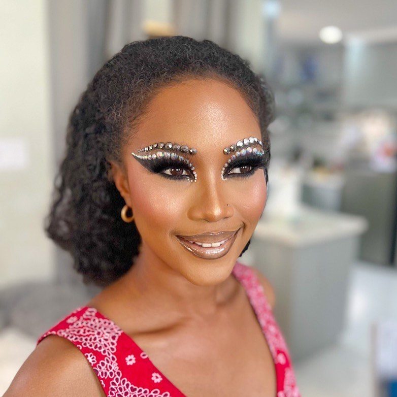 Carnival makeup by I Heart Makeup — Crystal brow