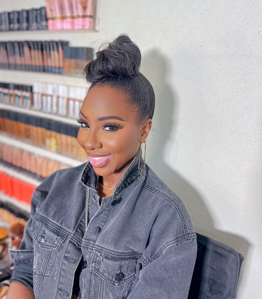 Soft glam makeup by I Heart Makeup — Behind the chair